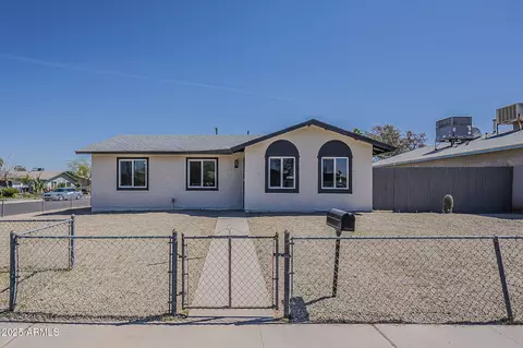 5625 S 47th St, Phoenix, AZ 85040