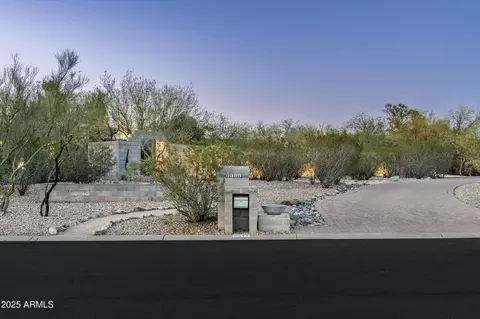 8644 E Sweetwater Ave, Scottsdale, AZ 85260