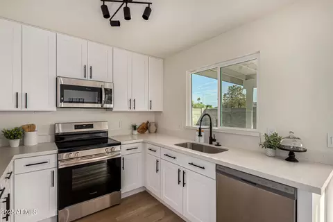 2009 E Paradise Ln, Phoenix, AZ 85022 photo 14