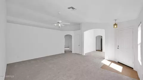3305 E Hononegh Dr, Phoenix, AZ 85050 photo 3