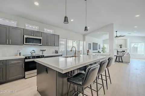 233 S Tiago Dr, Gilbert, AZ 85233 photo 8