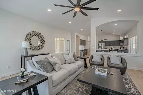 233 S Tiago Dr, Gilbert, AZ 85233 photo 20