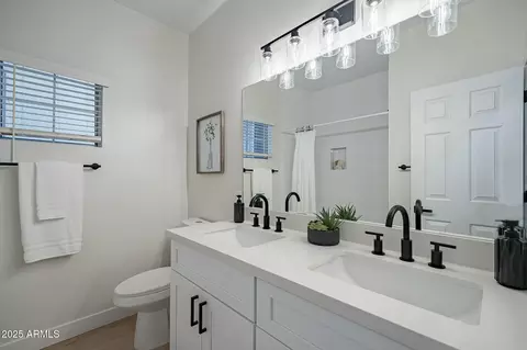 233 S Tiago Dr, Gilbert, AZ 85233 photo 43