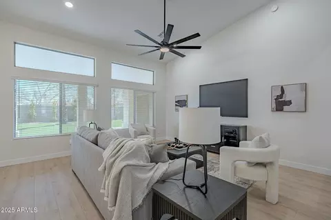 233 S Tiago Dr, Gilbert, AZ 85233 photo 29