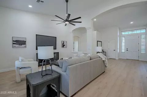 233 S Tiago Dr, Gilbert, AZ 85233 photo 26