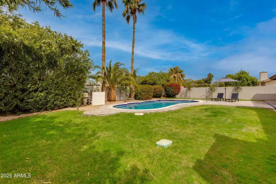 Exterior - 8702 E San Daniel Dr, Scottsdale, AZ 85258 photo 14 of 19