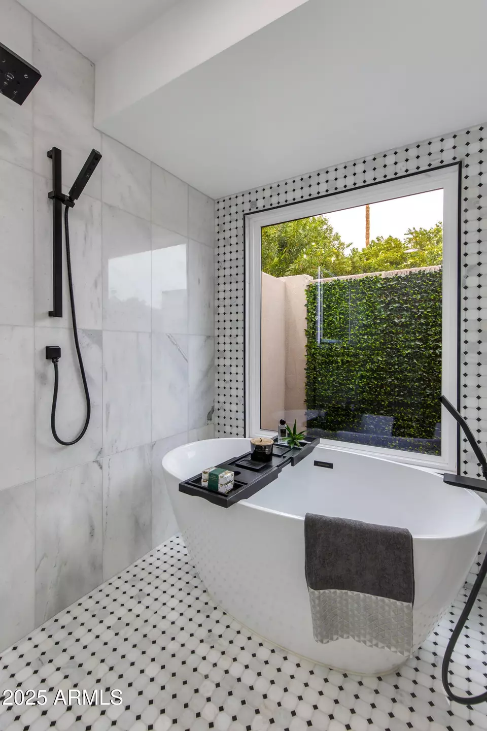 Bath - 8702 E San Daniel Dr, Scottsdale, AZ 85258 photo 3 of 8