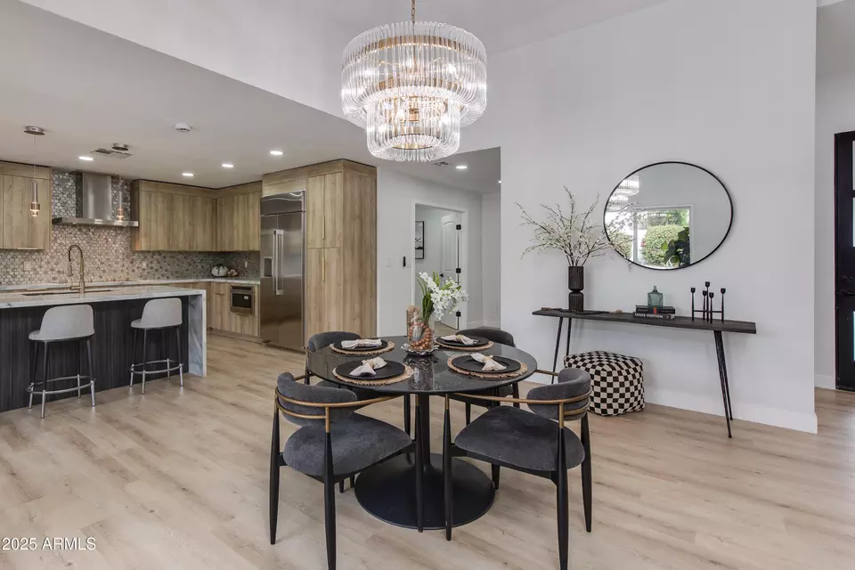 Dining - 8702 E San Daniel Dr, Scottsdale, AZ 85258 photo 1 of 5