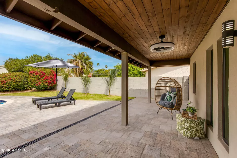 Exterior - 8702 E San Daniel Dr, Scottsdale, AZ 85258 photo 6 of 19