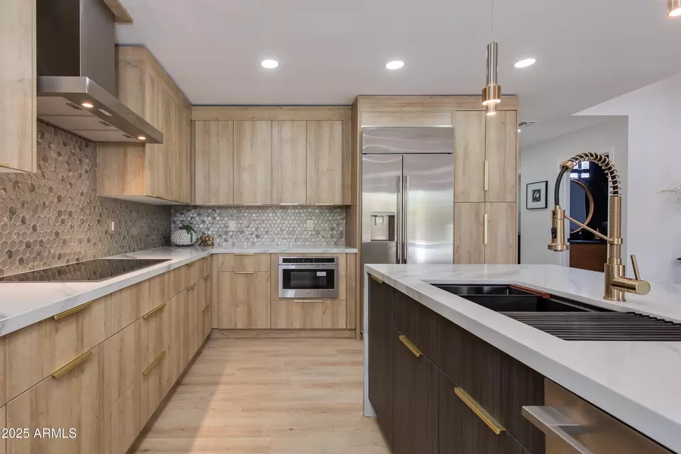 Kitchen - 8702 E San Daniel Dr, Scottsdale, AZ 85258 photo 5 of 9
