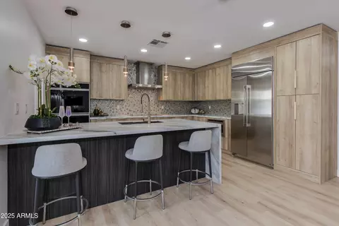 Kitchen - 8702 E San Daniel Dr, Scottsdale, AZ 85258 photo 1 of 9