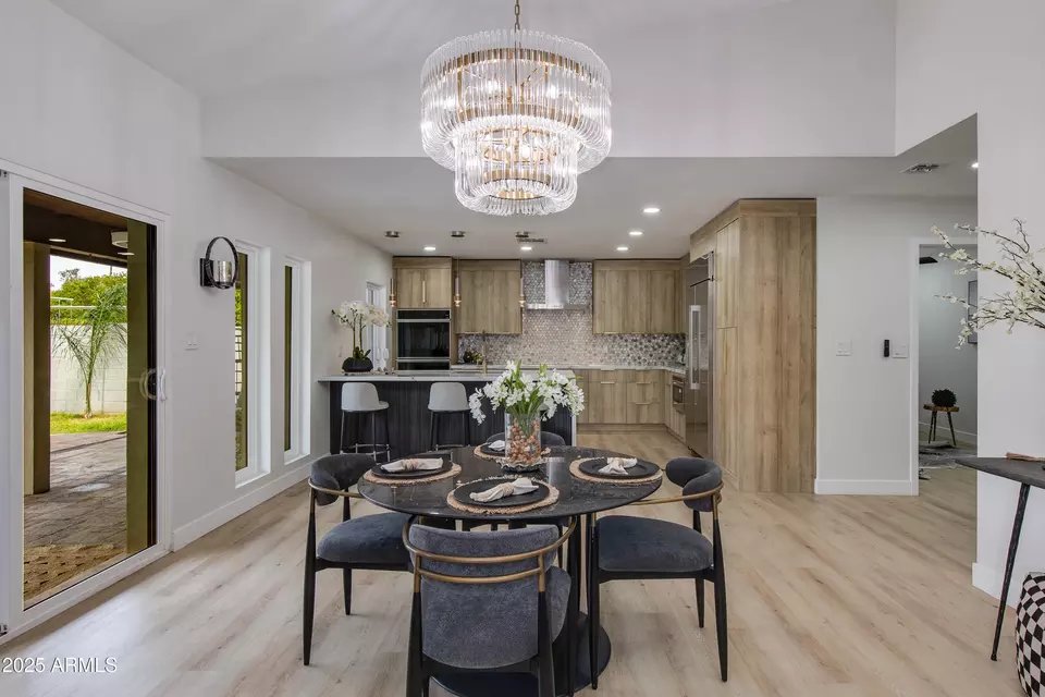Dining - 8702 E San Daniel Dr, Scottsdale, AZ 85258 photo 5 of 5