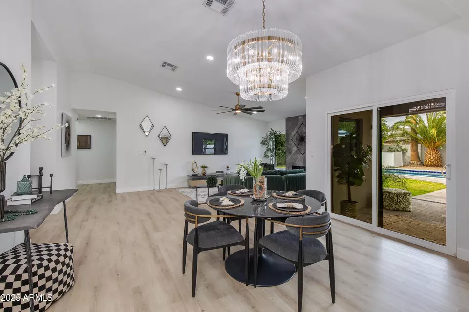 Dining - 8702 E San Daniel Dr, Scottsdale, AZ 85258 photo 4 of 5