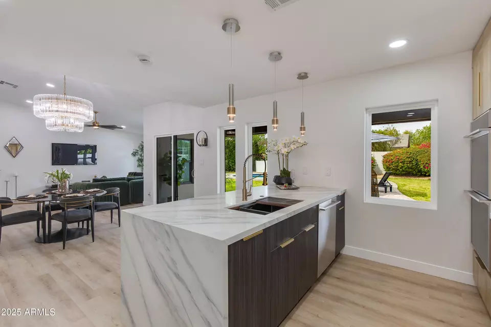 Kitchen - 8702 E San Daniel Dr, Scottsdale, AZ 85258 photo 9 of 9