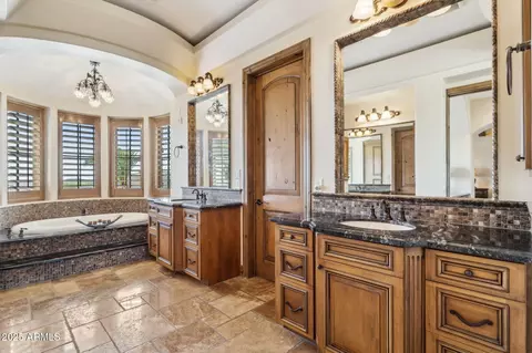 Bath - 3312 N 89th Pl, Mesa, AZ 85207 photo 4 of 12
