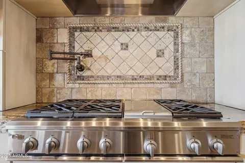 Kitchen - 3312 N 89th Pl, Mesa, AZ 85207 photo 5 of 6