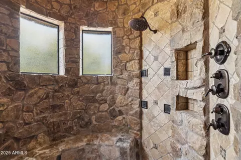 Bath - 3312 N 89th Pl, Mesa, AZ 85207 photo 7 of 12