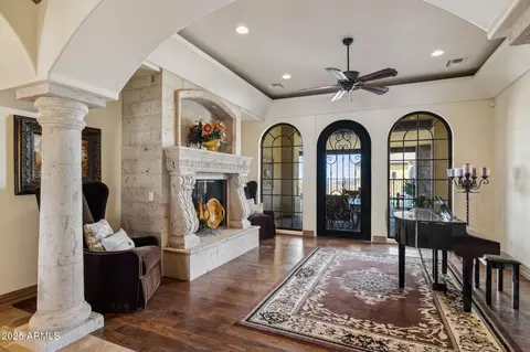 Entry Way - 3312 N 89th Pl, Mesa, AZ 85207 photo 3 of 11