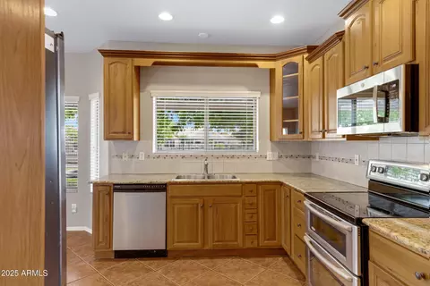 Kitchen - 9665 E Nido Ave, Mesa, AZ 85209 photo 5 of 5