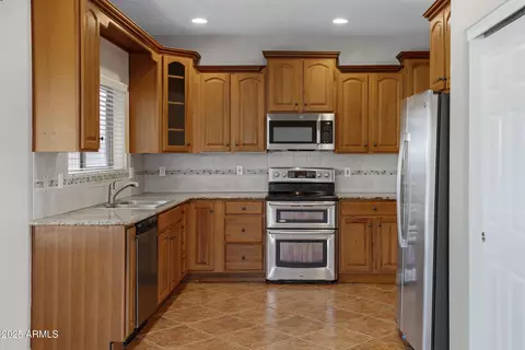 Kitchen - 9665 E Nido Ave, Mesa, AZ 85209 photo 2 of 5