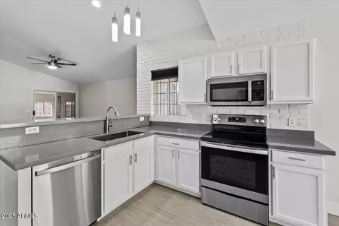 1057 W Mesquite Ave, Apache Junction, AZ 85120 photo 11