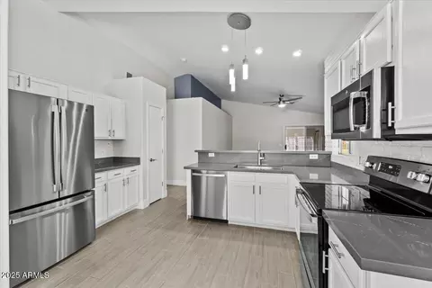 1057 W Mesquite Ave, Apache Junction, AZ 85120 photo 9
