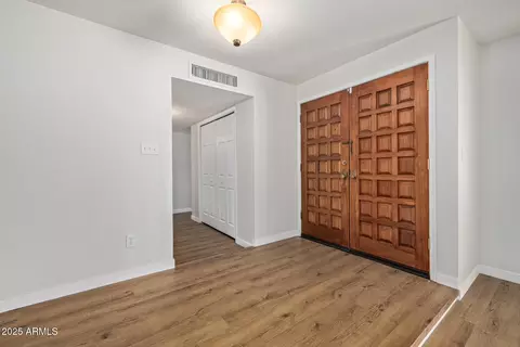 2014 E Manhatton Dr, Tempe, AZ 85282 photo 5