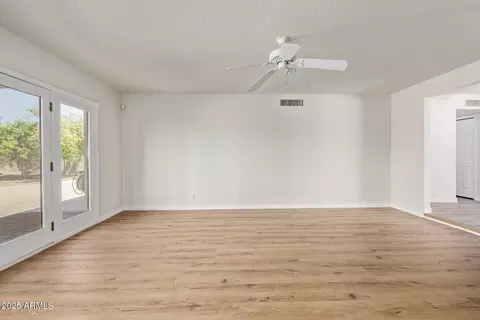 2014 E Manhatton Dr, Tempe, AZ 85282 photo 14
