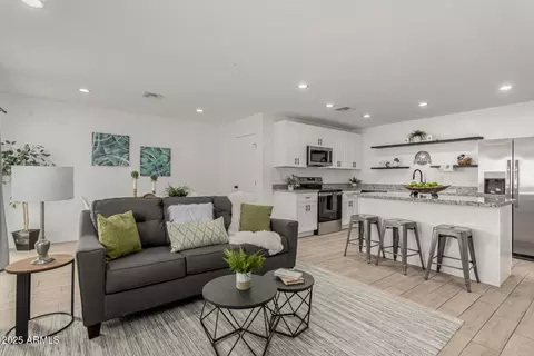 4831 S 35th Dr, Phoenix, AZ 85041