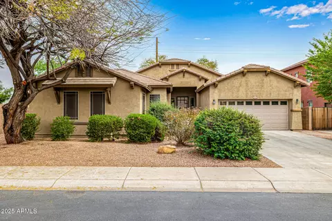6833 N 71st Dr, Glendale, AZ 85303