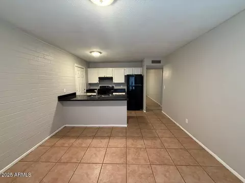 Kitchen - 1532 W Carson Rd, Phoenix, AZ 85041 photo 1 of 3