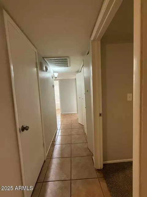 Entry Way - 1532 W Carson Rd, Phoenix, AZ 85041 photo 2 of 2