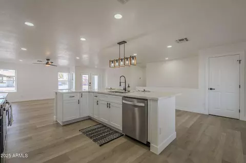 1560 E Hampton Cir, Mesa, AZ 85204 photo 18