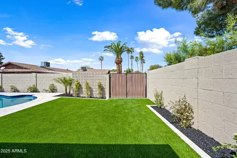 1012 E Magdalena Dr, Tempe, AZ 85283 photo 25