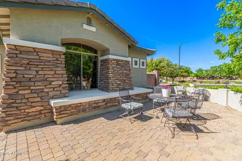 579 E Mary Ct, Gilbert, AZ 85295 photo 5