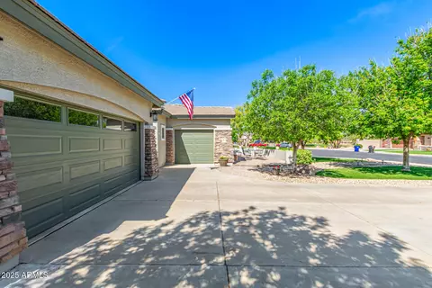 579 E Mary Ct, Gilbert, AZ 85295 photo 6