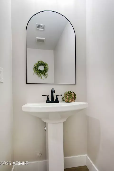Bath - 1561 N 26th St, Mesa, AZ 85213 photo 1 of 4