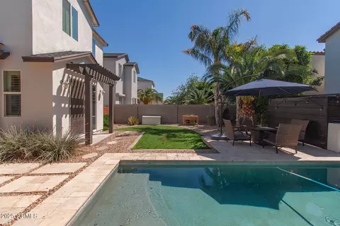 Exterior - 3845 Earll Dr, Phoenix, AZ 85018 photo 5 of 9