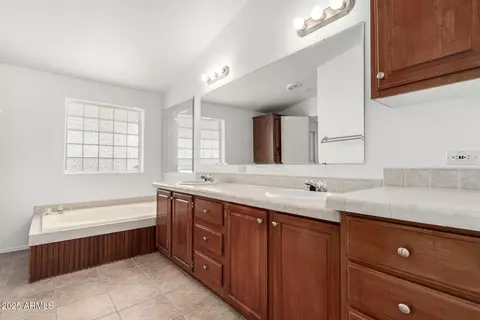 2929 E Sequoia Dr, Phoenix, AZ 85050 photo 17