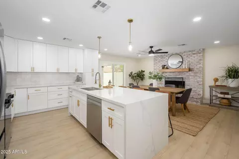 2118 E Radcliffe Dr, Tempe, AZ 85283 photo 10
