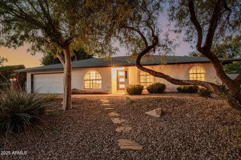 7550 E Gold Dust Ave, Scottsdale, AZ 85258