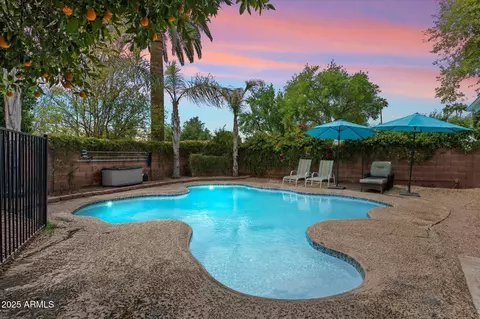 601 E Winter Dr, Phoenix, AZ 85020 photo 2