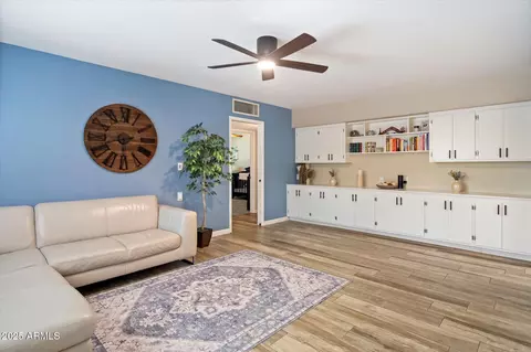 601 E Winter Dr, Phoenix, AZ 85020 photo 9