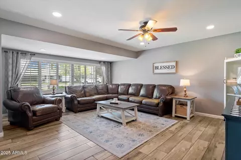 601 E Winter Dr, Phoenix, AZ 85020 photo 15
