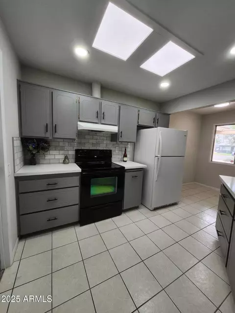 10912 W Thunderbird Blvd, Sun City, AZ 85351
