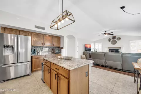 2395 S Cobblestone Ct, Gilbert, AZ 85295 photo 3