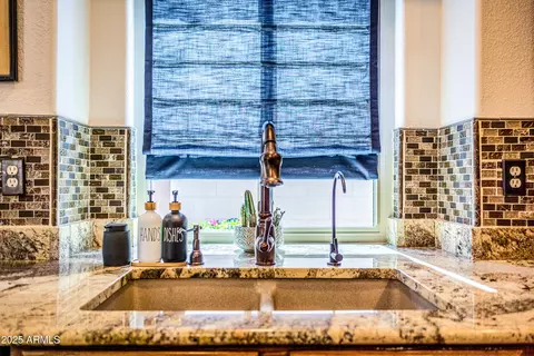 2395 S Cobblestone Ct, Gilbert, AZ 85295 photo 7