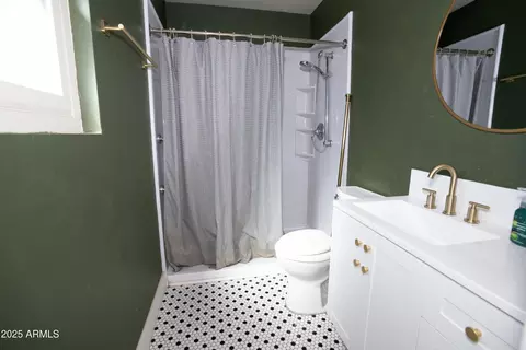 Bath - 630 E Jensen St #133, Mesa, AZ 85203 photo 2 of 2