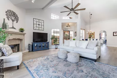 Living - 4041 E Sunnyside Dr, Phoenix, AZ 85028 photo 2 of 3