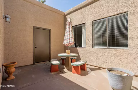 Exterior - 4041 E Sunnyside Dr, Phoenix, AZ 85028 photo 5 of 8